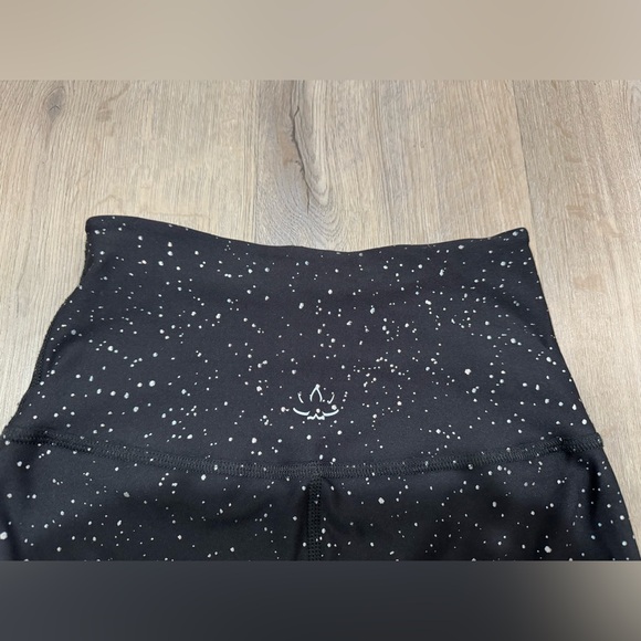 Beyond Yoga Alloy Ombre High Waisted Midi Leggings Speckled - Picture 5 of 6